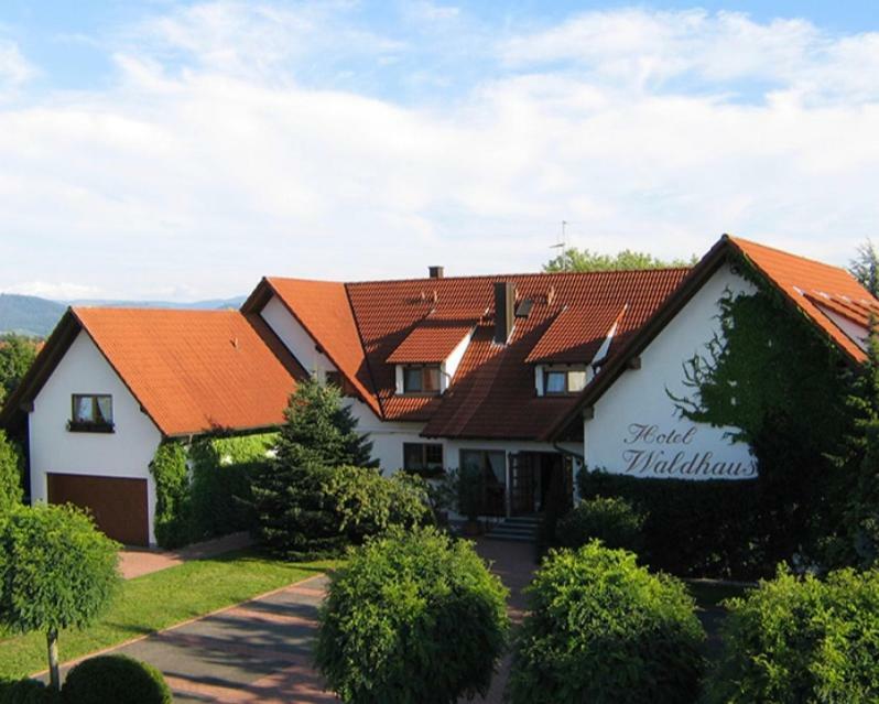 Hotel Waldhaus Hügelsheim Buitenkant foto