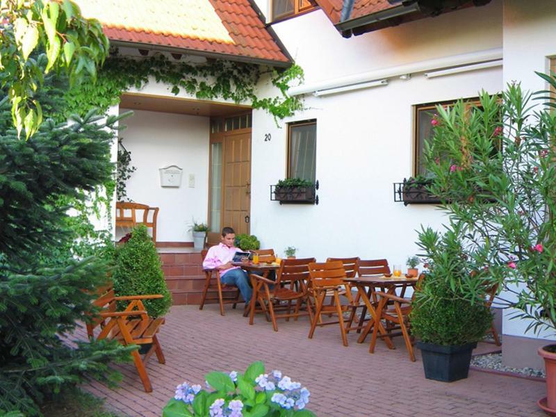 Hotel Waldhaus Hügelsheim Buitenkant foto